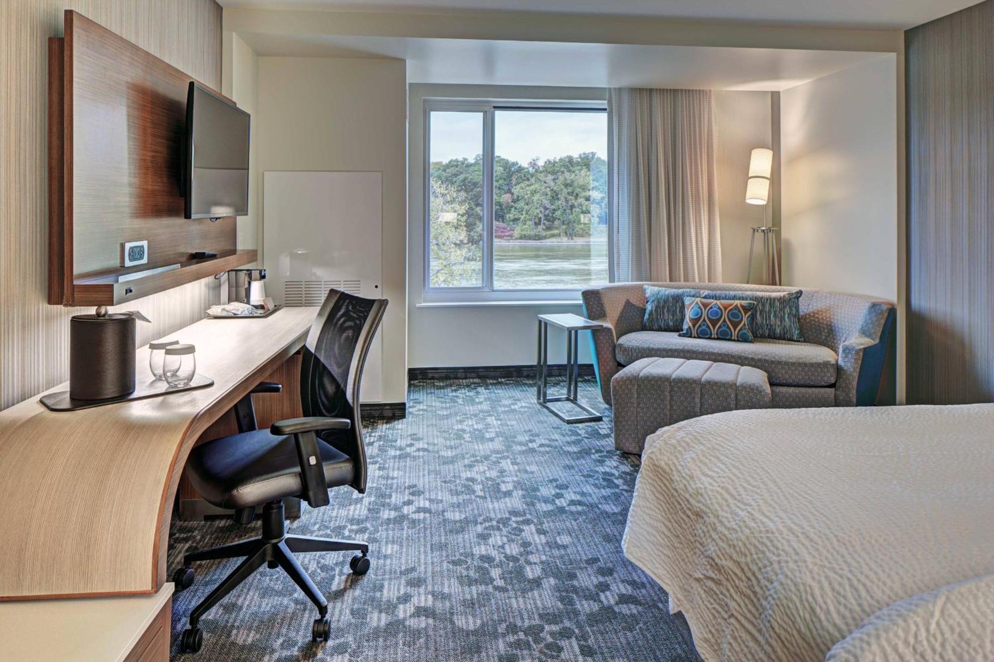 Courtyard By Marriott Appleton Riverfront Extérieur photo